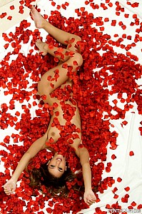 Uma Jolie gallery image 6 of 15