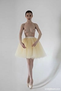 Emily Bloom gallery image 11 of 20