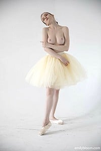 Emily Bloom gallery image 18 of 20