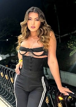 Camila Felibata image 1 of 2