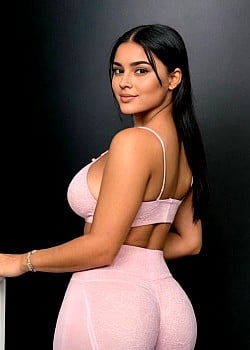 Camila Feltrin image 1 of 1