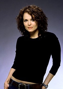 Dina Meyer image 1 of 4