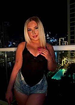 Juli Luxie image 1 of 1